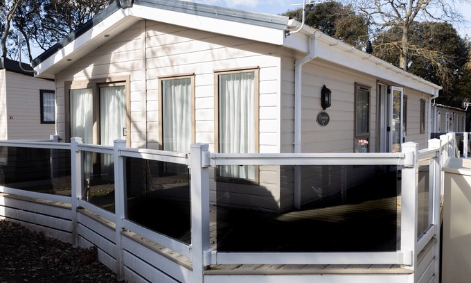 Mudeford Cottage | 'The Escape', Sandhills Holiday Park by the beach in Mudeford
