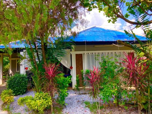 Kaeng Krachan House | The Family Ozone Pool Houseบ้านพักตากอากาศส่วนตัวกว้างๆแฟมิลี่โอโซนพลูเฮ้าส์3ห้องนอนหลักและ1ห้องเสริมเตียง2ชั้น3ห้องนำ้1ห้องครัวรองรับ8-12ท่านเสริมได้5เป็น17ท่าน By The Mountain Ozoneบ้านโอโซนขุนเขาแก่งกระจาน
