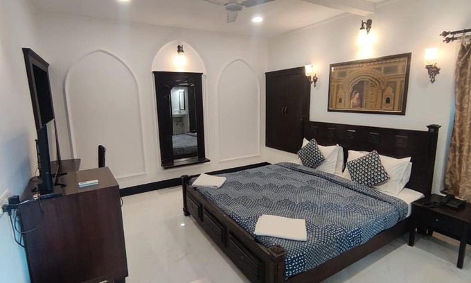 Udaipur Hotel | The Fateh Hotel by Le Pension Stays