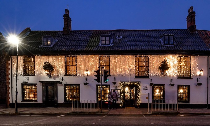Holt Hotel | The Feathers Holt