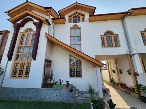 Brein House | The Fig tree homestay