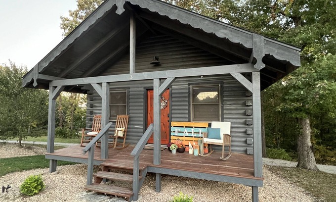 Lampe House | The Fire Fly Cabin @ The Overlook Cabins