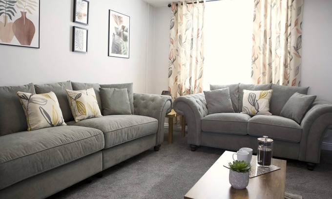 Flint Apartment | The Flintshire - North Wales - Sleeps Up To 9