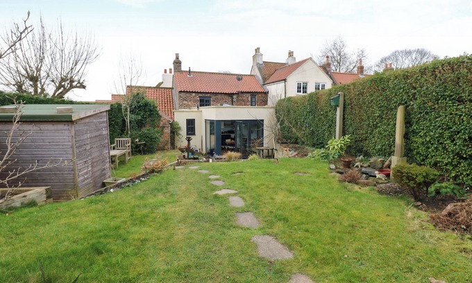 Stockton-on-Tees Cottage | THE FOLD, 5-6 ROSE TERRACE, pet friendly, with open fire in Yarm