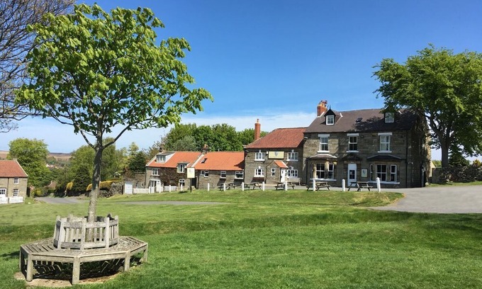 Ainthorpe Hotel | The Fox and Hounds