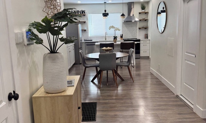 West Columbus House | The Franklinton Get Away | 3-Bdr Home Mins From Downtown Columbus
