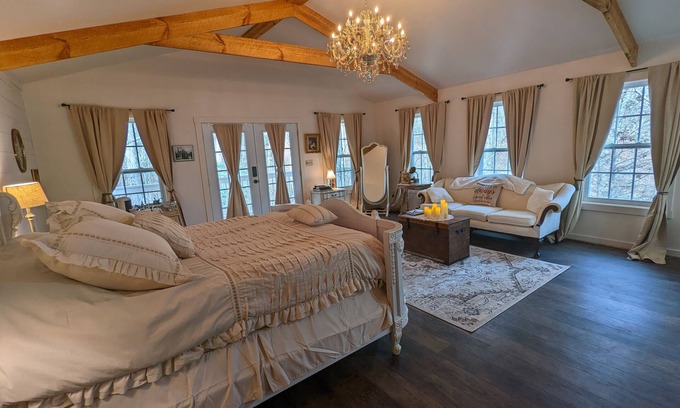 McCaysville Cottage | The French Secret for a perfect romantic getaway