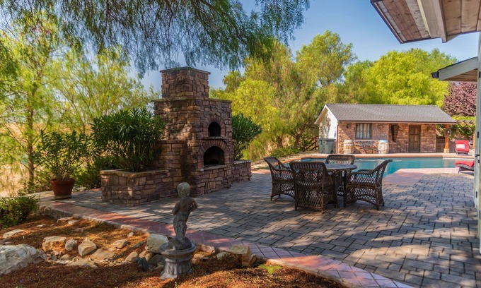 San Miguel House | The Gables at Rockin' K -Luxurious Wine Country Getaway with Stunning Views!