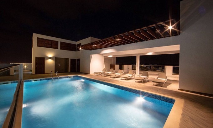 East Legon Apartment | The Gallery Luxury Suite 33, less than 10 minutes from the Airport.