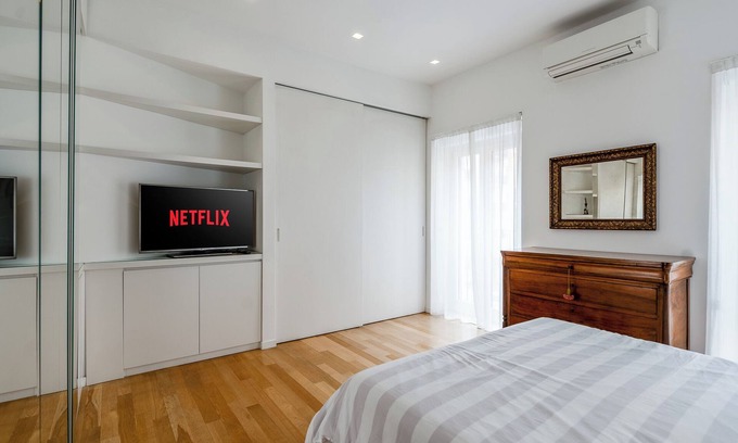 Porta Garibaldi Apartment | The Garibaldi Residence