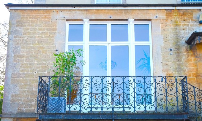 Frome Apartment | The Georgian Manor @ Central Frome