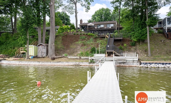 Fennville House | The Glistening Grape - Lakeside Getaway