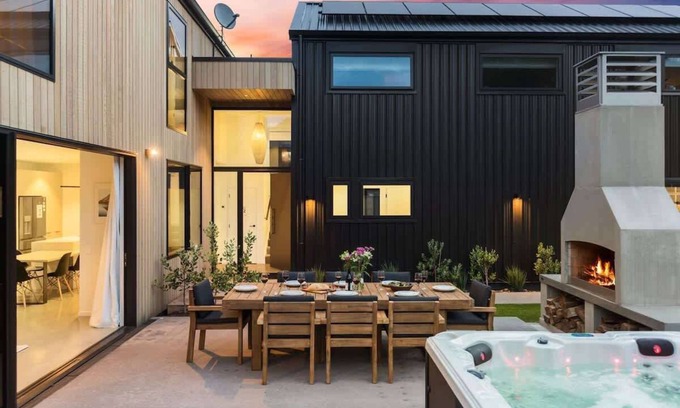 Arrowtown House | The Gold Mine | Spa pool | Outdoor fireplace