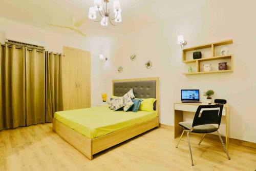 Noida Apartment | The Golden Square near India Expo Mart