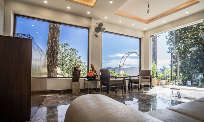 Smanora Range Hotel | The Golden Sunrise Hotel