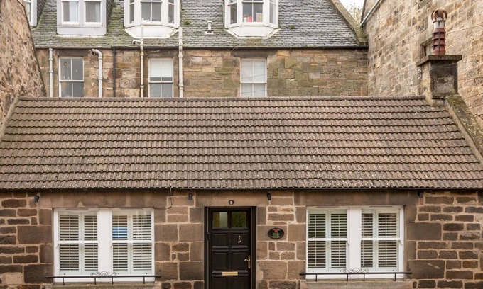 St. Andrews Cottage | The Golf Cottage | 30 Seconds to The Old Course