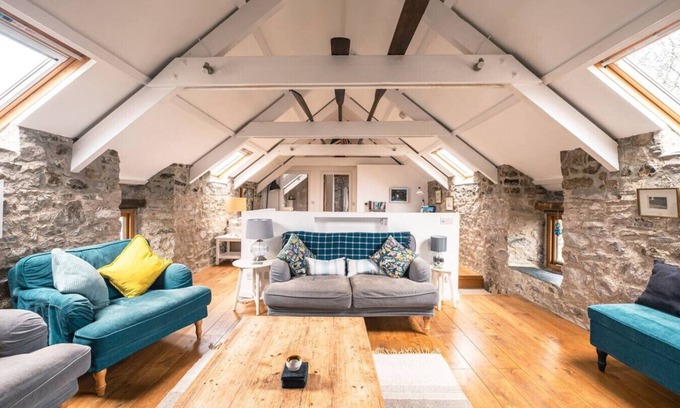 St Davids House | The Granary · Stunning Converted Granary in Heart of St Davids