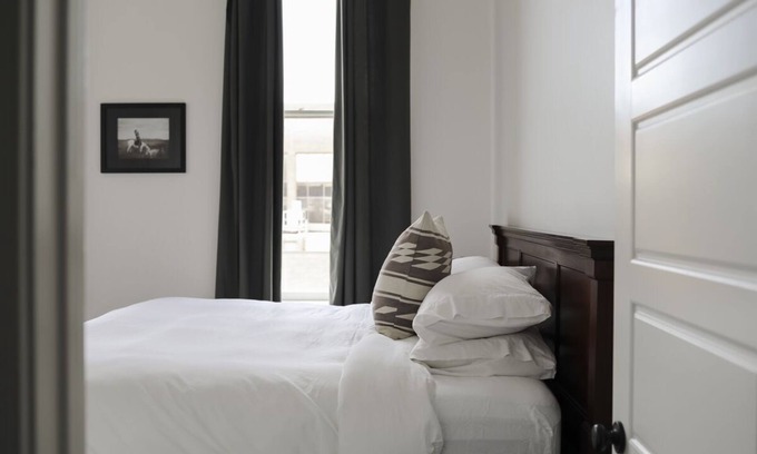 Historic District - North Villa | The Grant by Black Swan - On Broughton (303B)