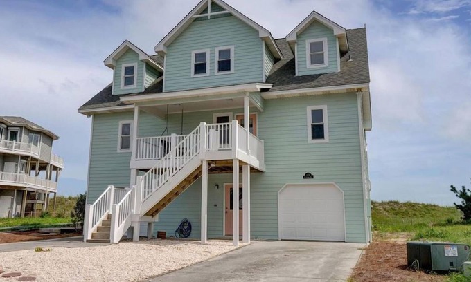 Village of Stump Sound House | The Great Escape: 3BR/3.5BA house, North Topsail Beach, Sleeps 11, Pool & Tennis
