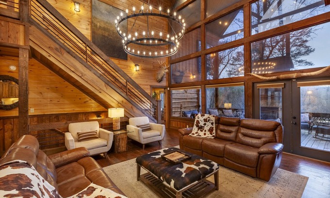 Blue Ridge House | The Great Getaway~LUXURY Resort-Style Lodge~Sleeps 14~near Toccoa River~10 mins. to Blue Ridge