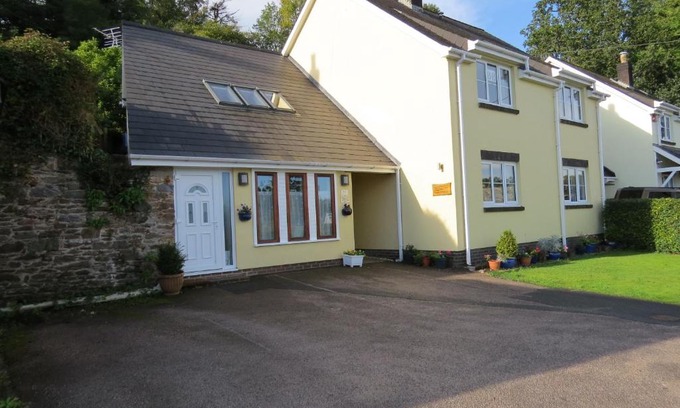 Totnes Bed & Breakfast | The Great Grubb