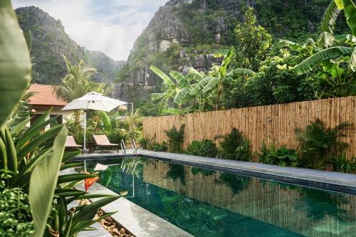 Hoa Lu Hotel | The Greenary Garden