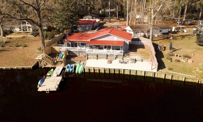 Brices Creek House | 'The Grey Goose': Waterfront Home with Beach
