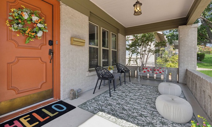Fort Worth Cultural District House | The Groovy Casa, Walk to Dickies Arena & Will Rogers