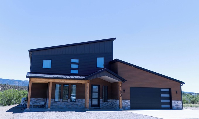 Hatch House | The Grove - Secluded Tree Grove Stay, Red Mountain Views, Hot Tub, Zion & Bryce