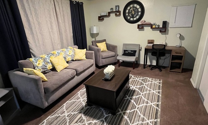 Mount Houston House | The Happy Hyde Away