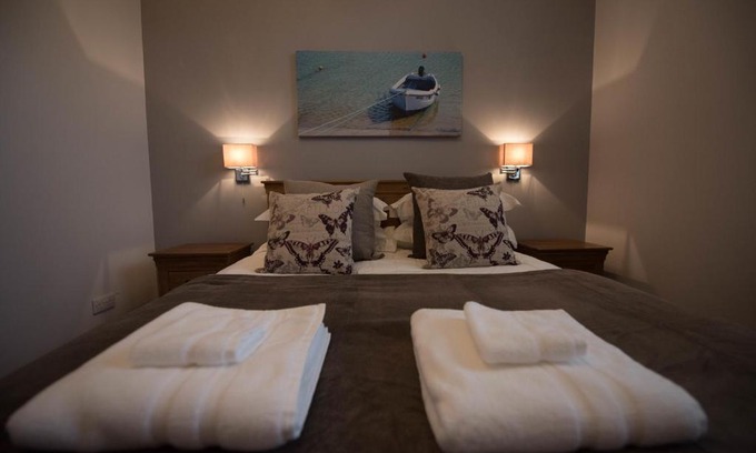 Stonehaven Apartment | The Harbour Tower A/D