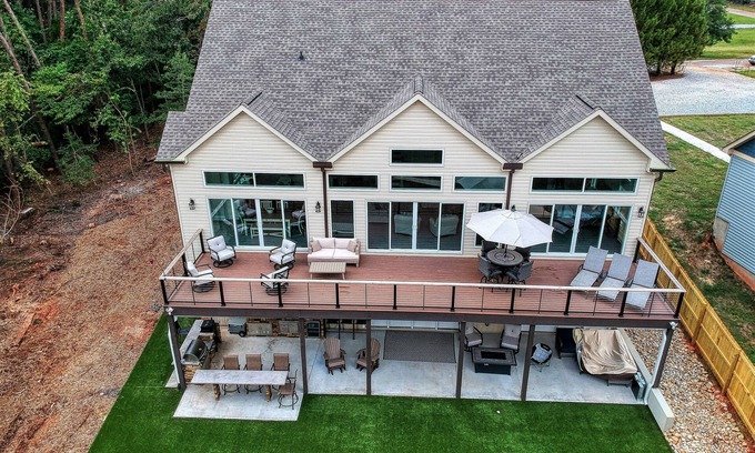 Anderson House | The Hartwell Landing -Lake Hartwell, SC Waterfront Luxury Home Sleeps up to 29