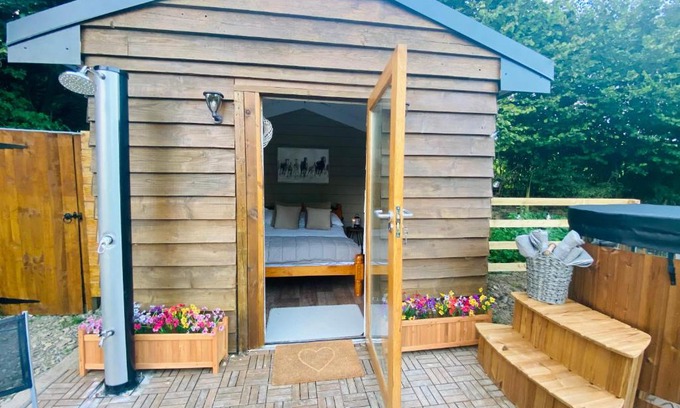 Oswestry Cabin | The Haystack