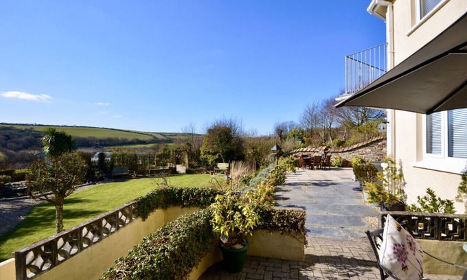 West Down House | The Hide - One Bedroom House, Sleeps 2