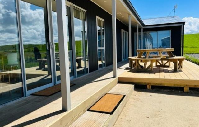 Waverley House | The Hideaway - Waipipi Beach