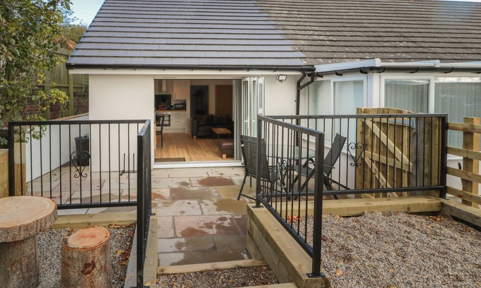 Belford Cottage | THE HIDEAWAY AT HOLLYOAK, pet friendly, with a garden in Belford