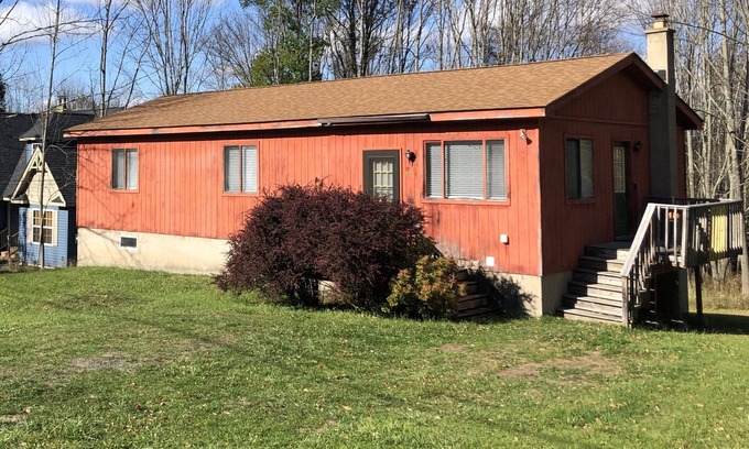 Mt Cobb House | The Hideout Getaway in the Poconos