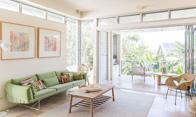 Sunshine Beach Villa | The Hill Street Villa offers private pool in stylish unit
