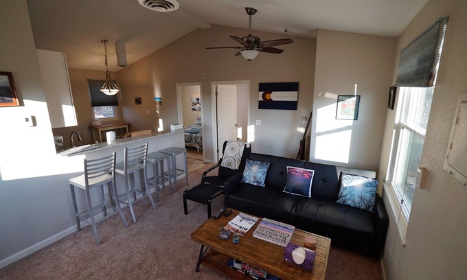 South Westminster House | The hostel: Access Denver, Boulder, and the Rockies