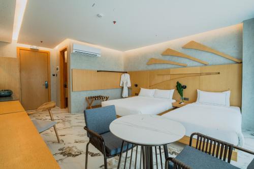 San Vicente Resort | The Hotel Elizabeth Resort and Villas - Long Beach San Vicente Palawan