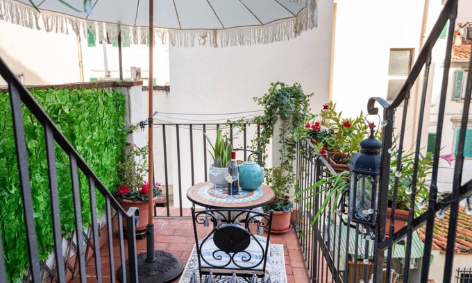 Sant' Ambrogio Apartment | The House of Happy Hours with Terrace