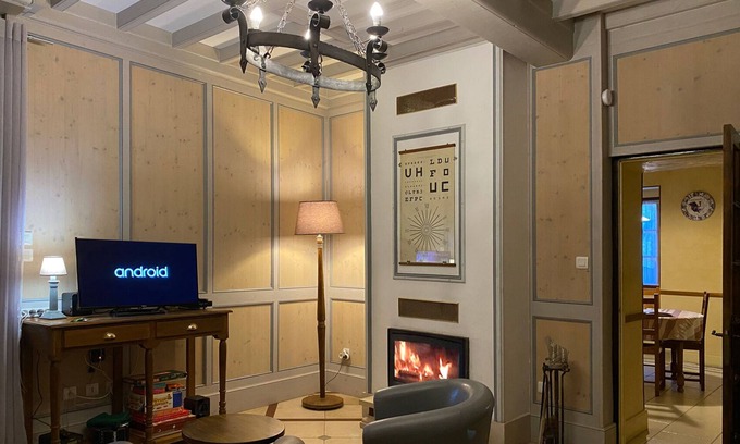 Nuits House | The Huchier lodge was designed with the necessary comfort for 2-4 people.