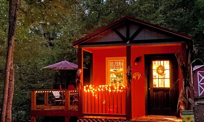 Hayesville Cottage | The Hummingbird Hideaway in Shooting Creek. Pet Friendly!
