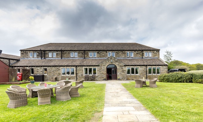 Holmfirth Hotel | The Huntsman Inn