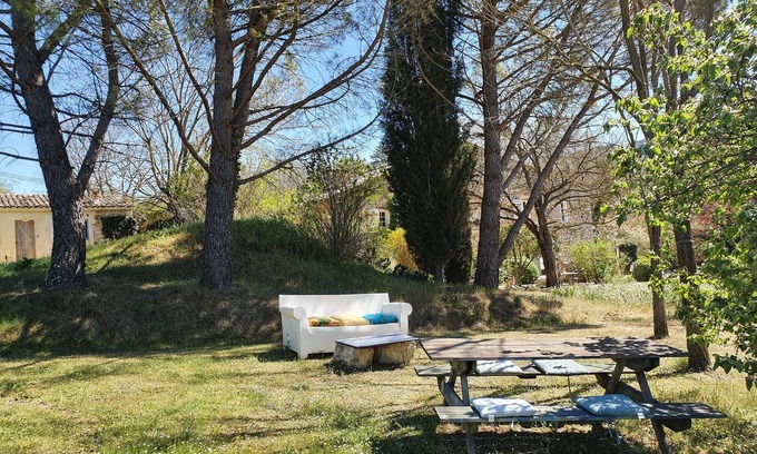 Rustrel Cottage | The Iguana gites at the foot of Colorado Provençal