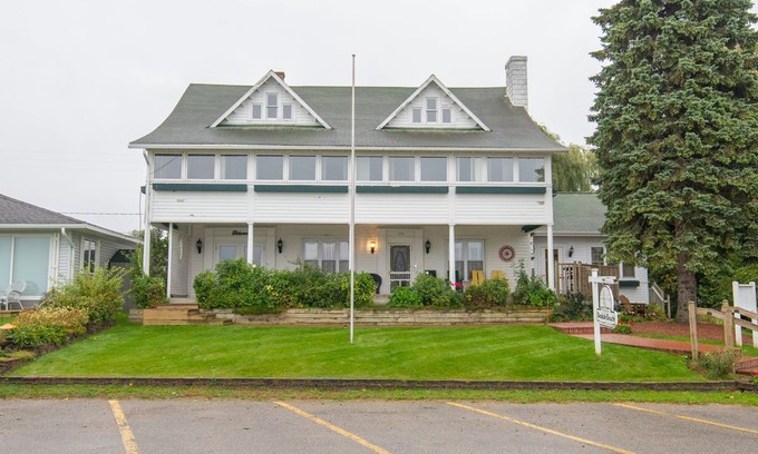 Beulah House | The Inn at Beulah Beach