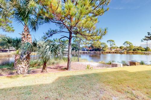 Gulf Lagoon Beach Apartment | The Inn at St. Thomas Square #201