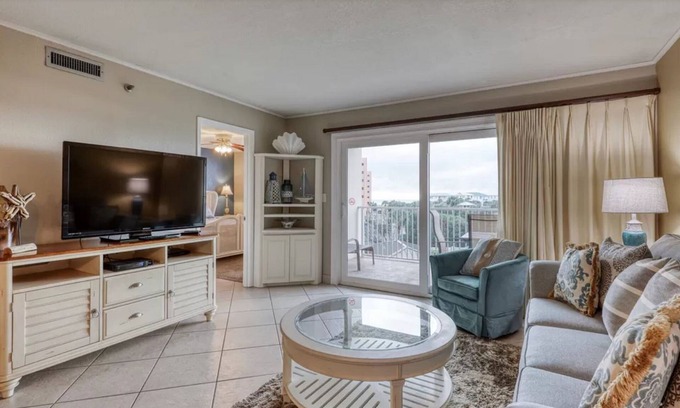 Holiday Isle Condo | The Islander 315 Heated Pool- Hot Tub- Pickle Ball