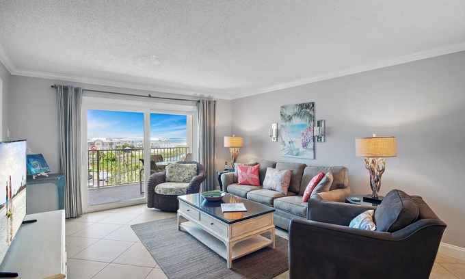 Holiday Isle Condo | The Islander 512 - Sunset View Beach (Seasonally) Heated Pools