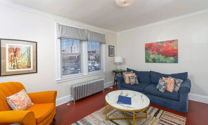 Hartford Apartment | The Jazz Suite B1